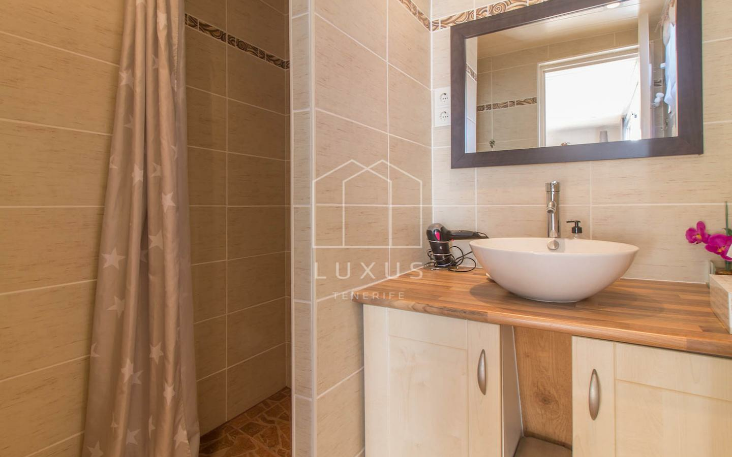 2-bedroom Flat In Puerto De La Cruz, Spain (108 M²)