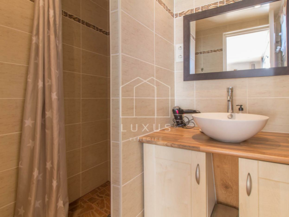 2-bedroom Flat In Puerto De La Cruz, Spain (108 M²)
