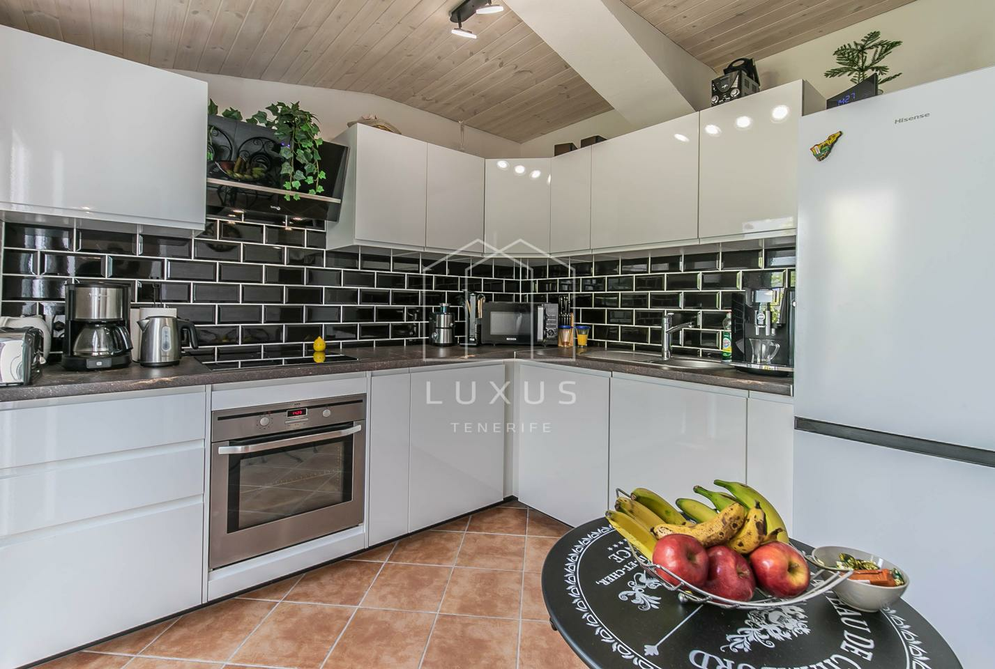 2-bedroom Flat In Puerto De La Cruz, Spain (108 M²)