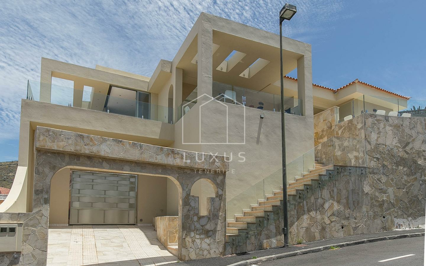 4-bedroom Villa In El Sauzal, Spain (234 M²)