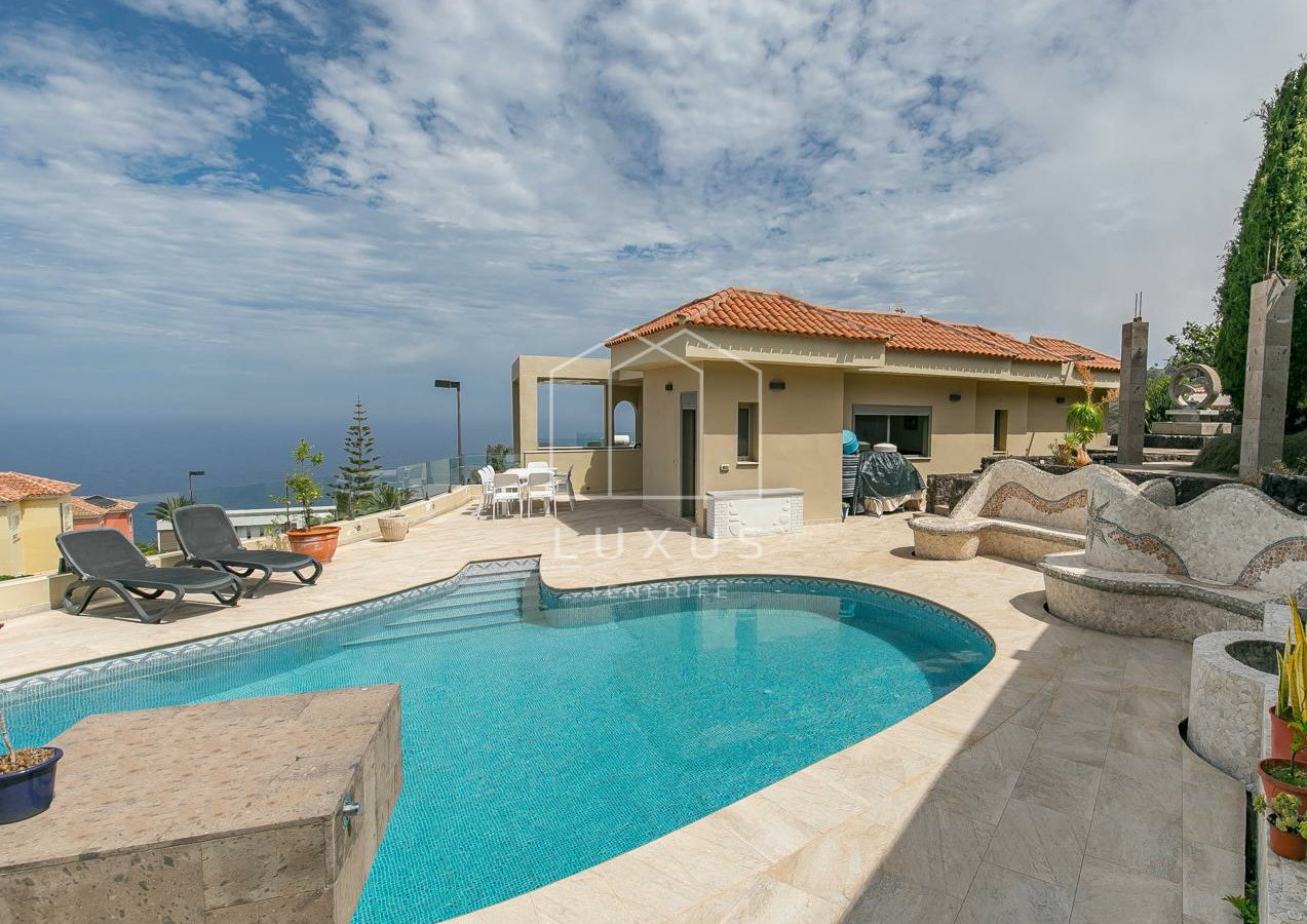 4-bedroom Villa In El Sauzal, Spain (234 M²)