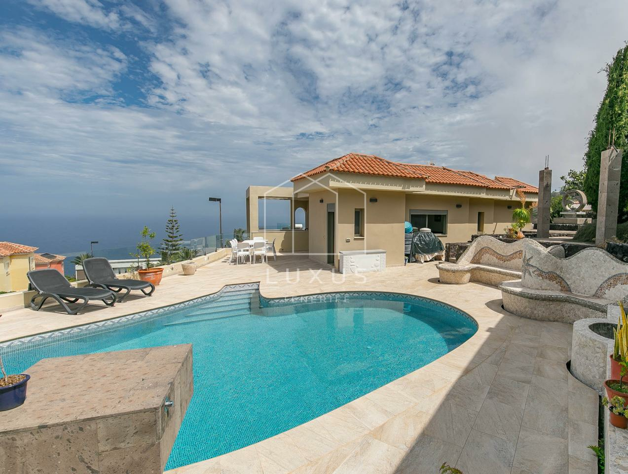 4-bedroom Villa In El Sauzal, Spain (234 M²)