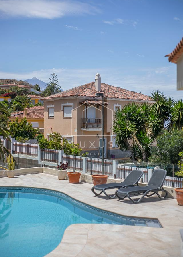 4-bedroom Villa In El Sauzal, Spain (234 M²)