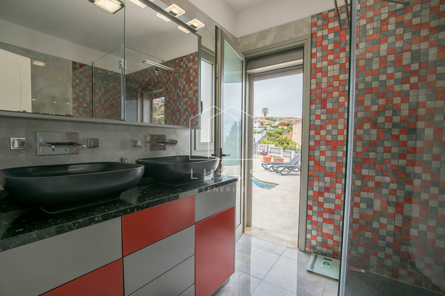 4-bedroom Villa In El Sauzal, Spain (234 M²)