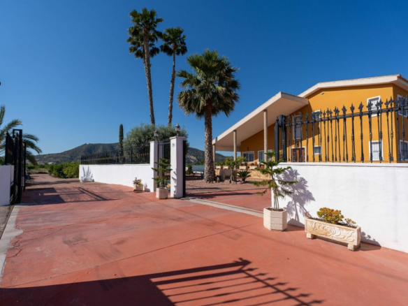 5-bedroom Villa In Orihuela, Spain (495 M²)