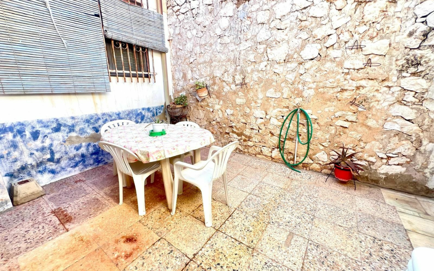 6-bedroom House In Pinoso, Spain (260 M²)