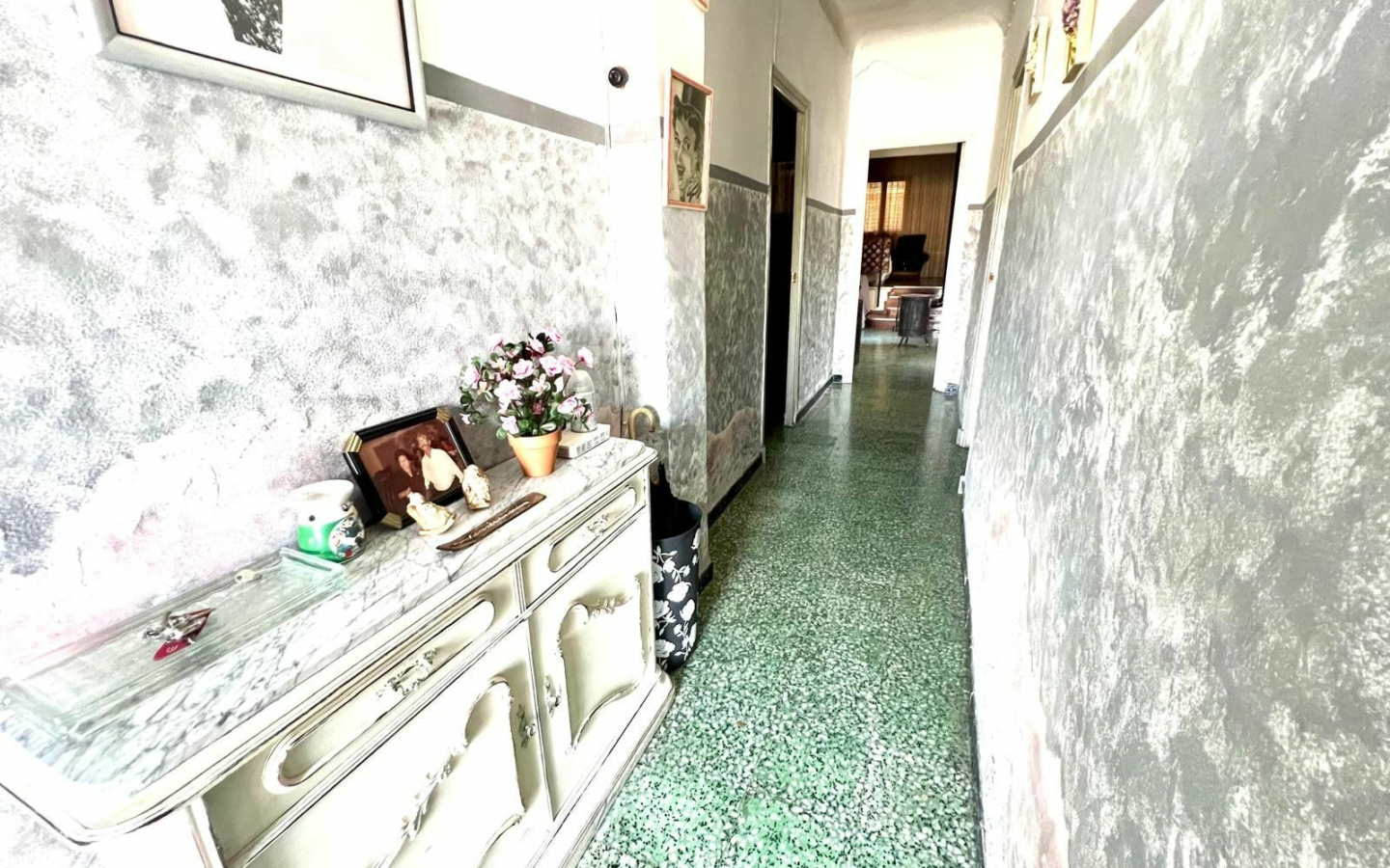 6-bedroom House In Pinoso, Spain (260 M²)