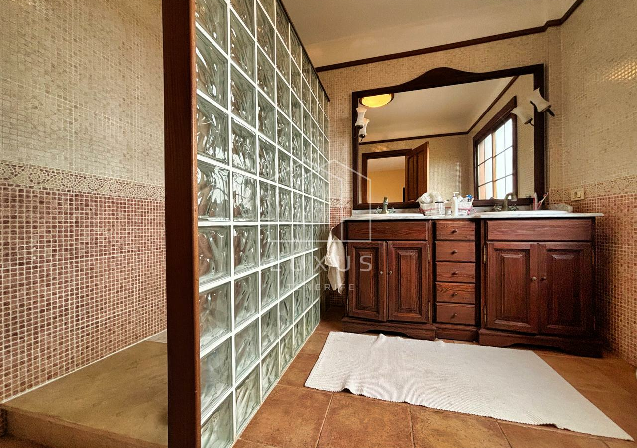 3-bedroom Villa In La Orotava, Spain (177 M²)