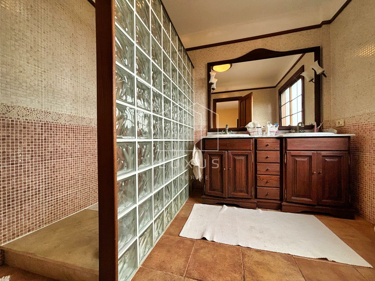 3-bedroom Villa In La Orotava, Spain (177 M²)