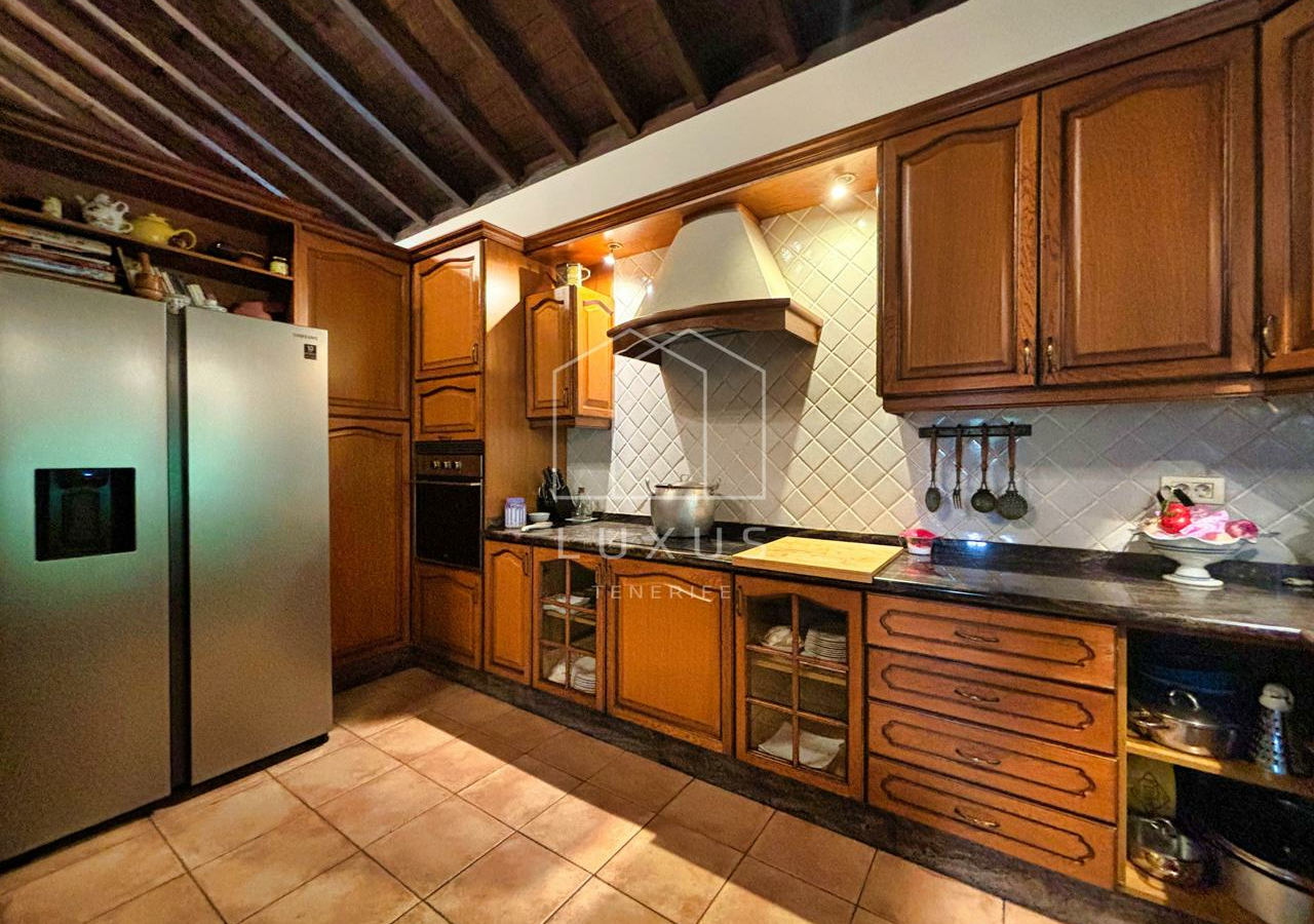 3-bedroom Villa In La Orotava, Spain (177 M²)