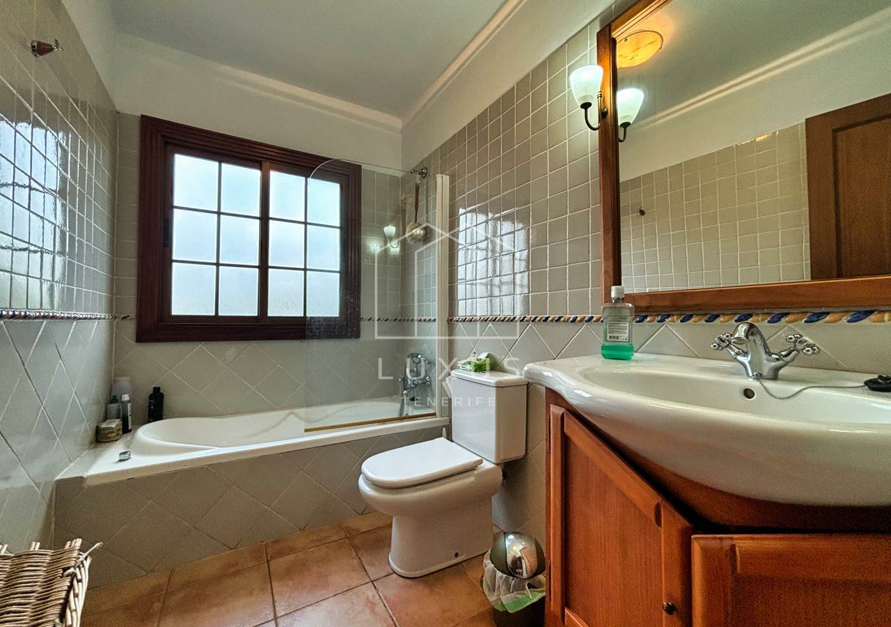 3-bedroom Villa In La Orotava, Spain (177 M²)