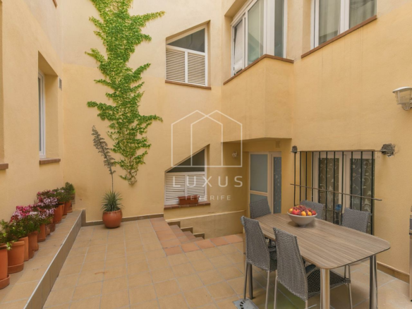 3-bedroom Flat In Puerto De La Cruz, Spain (98 M²)