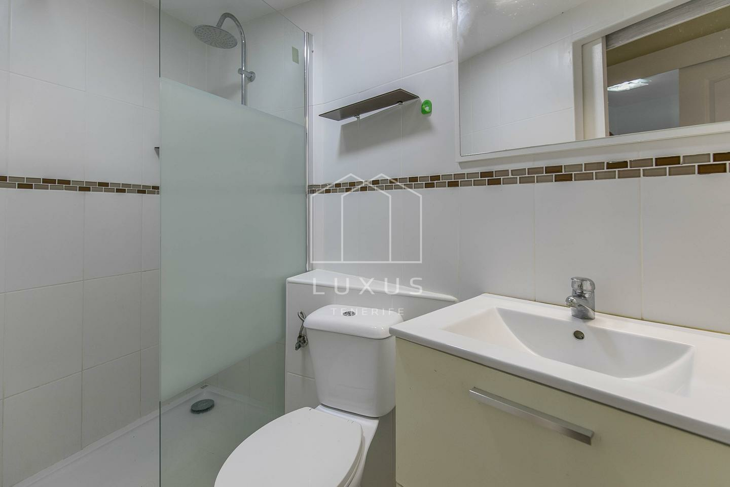 3-bedroom Flat In Puerto De La Cruz, Spain (98 M²)