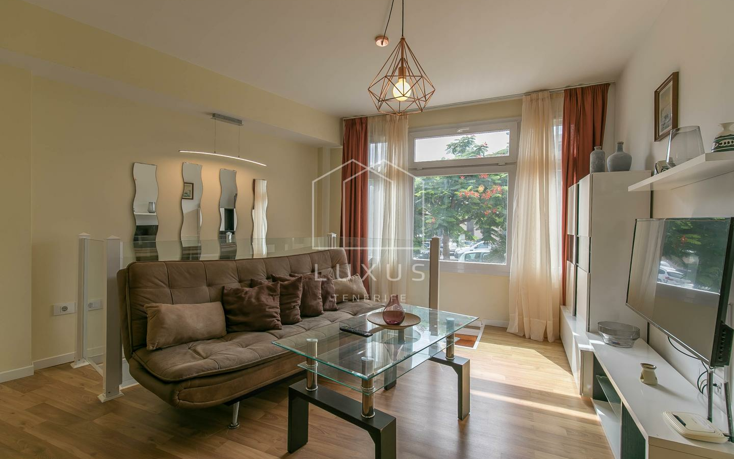 3-bedroom Flat In Puerto De La Cruz, Spain (98 M²)