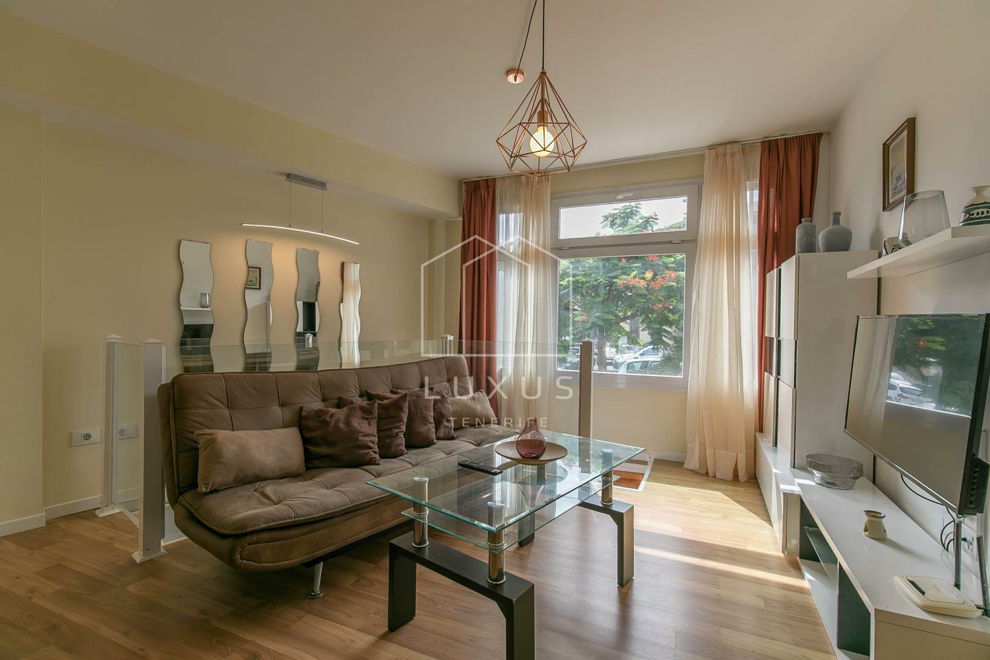 3-bedroom Flat In Puerto De La Cruz, Spain (98 M²)