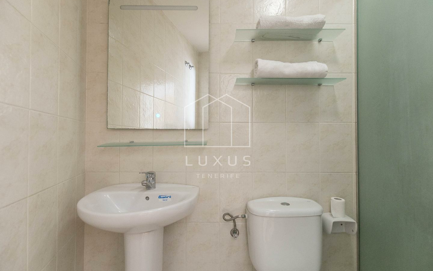 3-bedroom Flat In Puerto De La Cruz, Spain (98 M²)