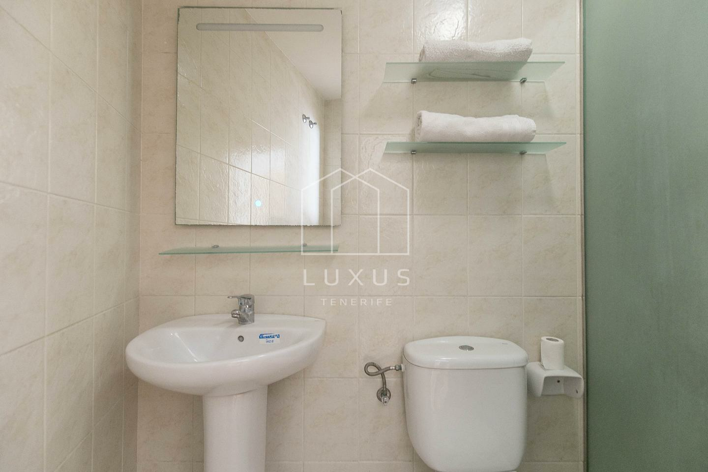 3-bedroom Flat In Puerto De La Cruz, Spain (98 M²)