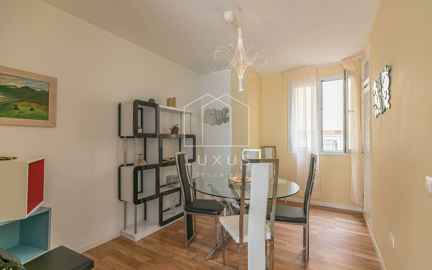 3-bedroom Flat In Puerto De La Cruz, Spain (98 M²)