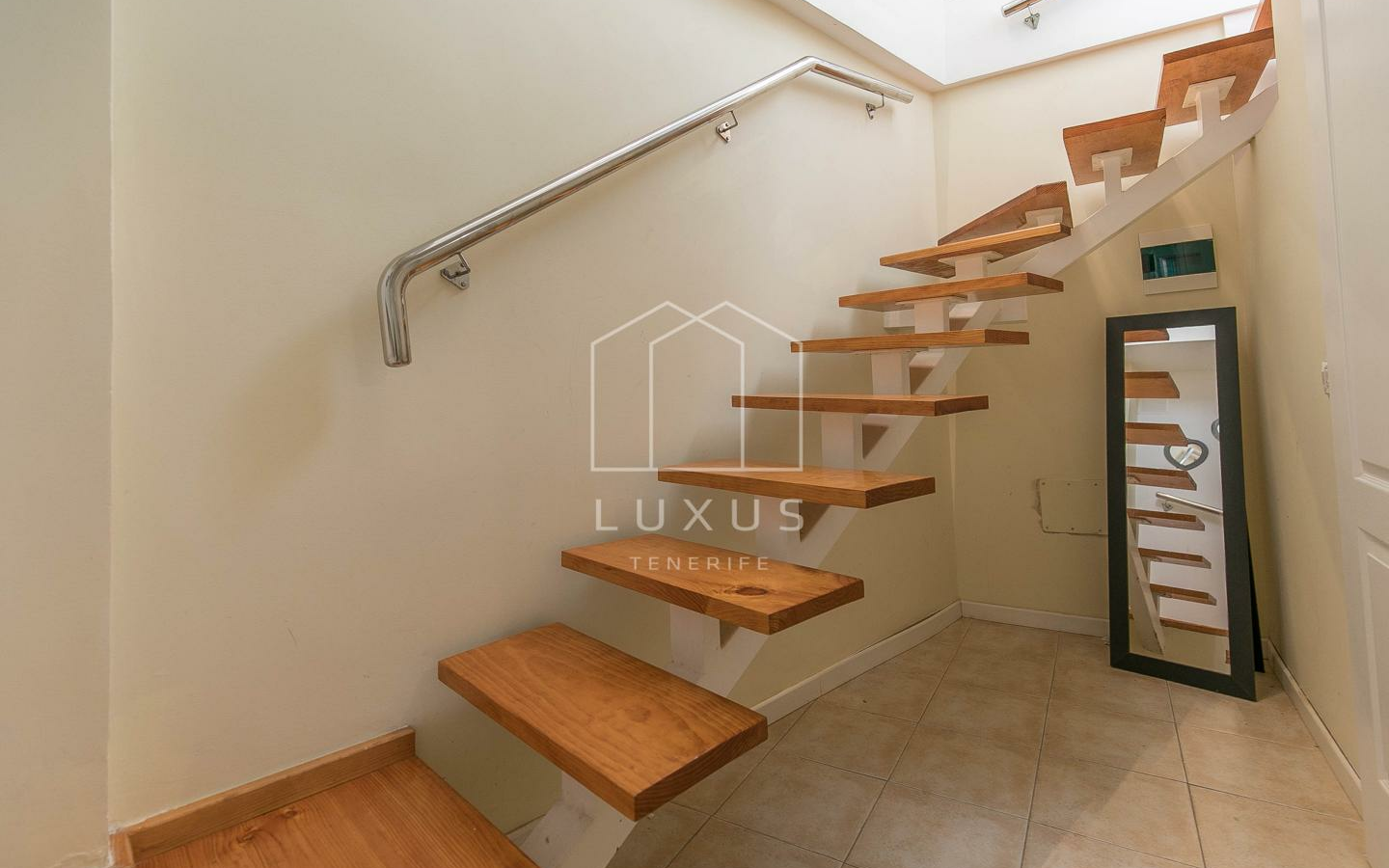 3-bedroom Flat In Puerto De La Cruz, Spain (98 M²)