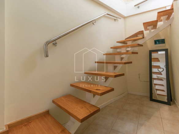 3-bedroom Flat In Puerto De La Cruz, Spain (98 M²)