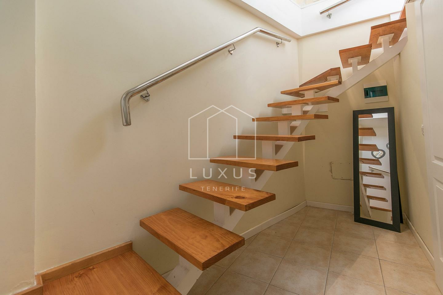 3-bedroom Flat In Puerto De La Cruz, Spain (98 M²)