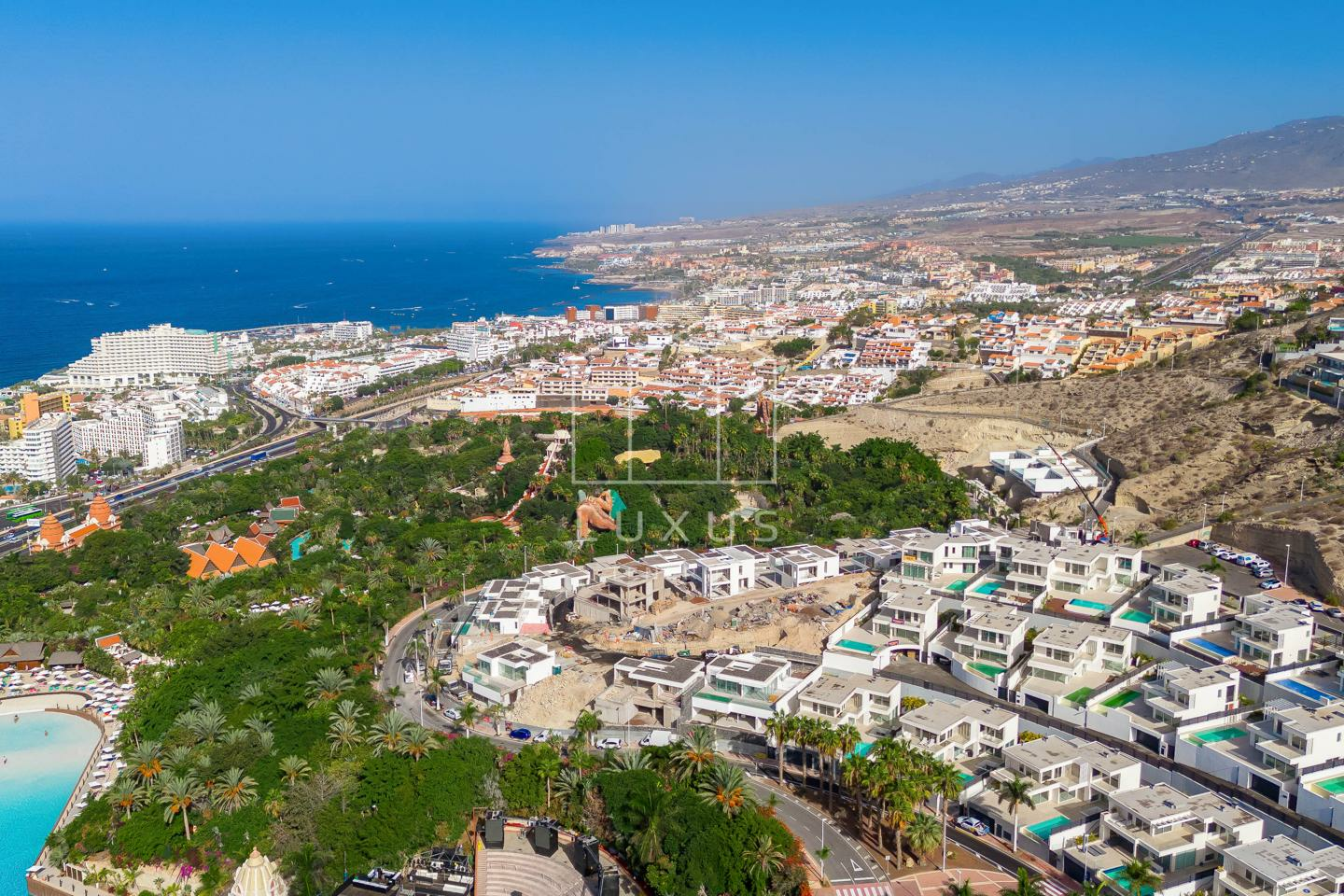 4069860-8d7364bc-e363cf 3-bedroom Villa In Costa Adeje, Spain (240 M²)