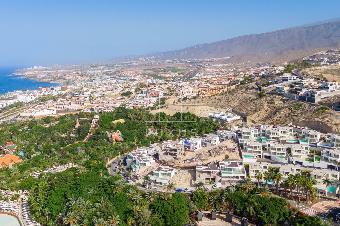 4069860-b1e91b10-c9fea5 3-bedroom Villa In Costa Adeje, Spain (240 M²)