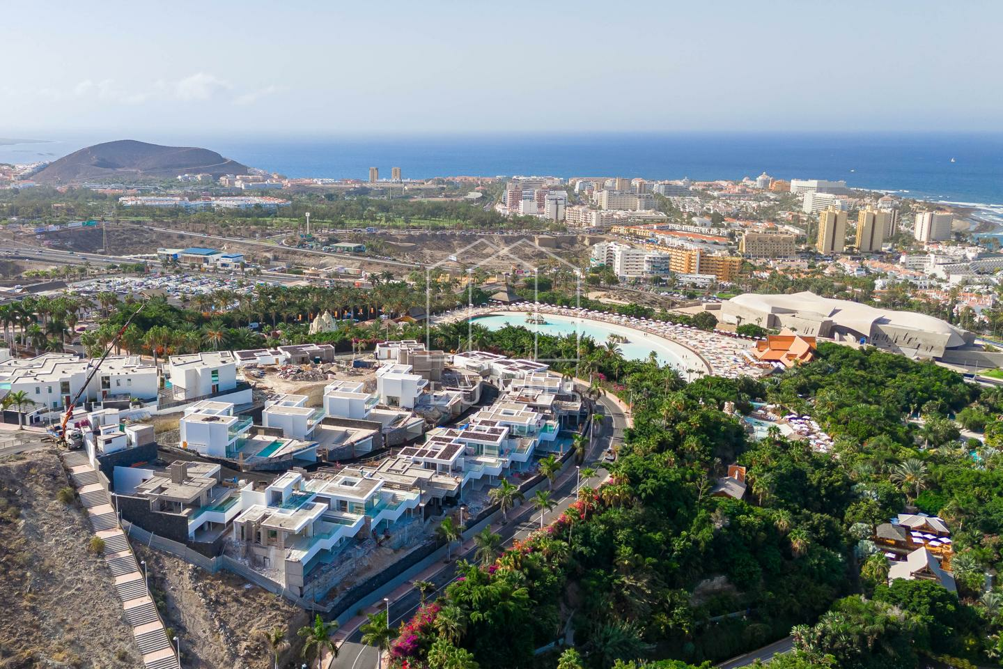 4069862-13bf65a2-e645ce 3-bedroom Villa In Costa Adeje, Spain (330 M²)