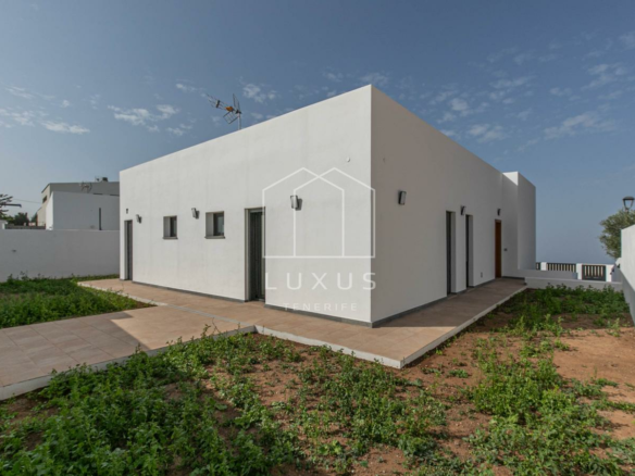 3-bedroom Villa In Tacoronte, Spain (190 M²)
