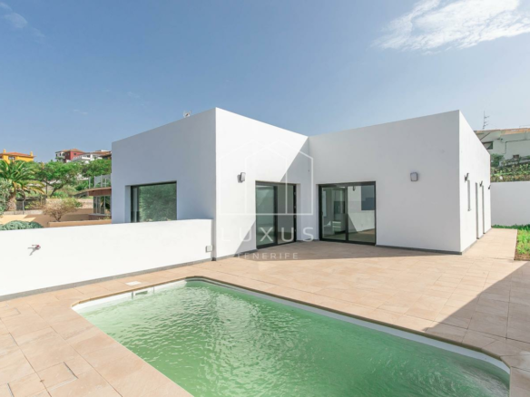 3-bedroom Villa In Tacoronte, Spain (190 M²)