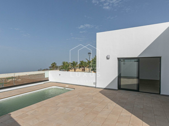 3-bedroom Villa In Tacoronte, Spain (190 M²)
