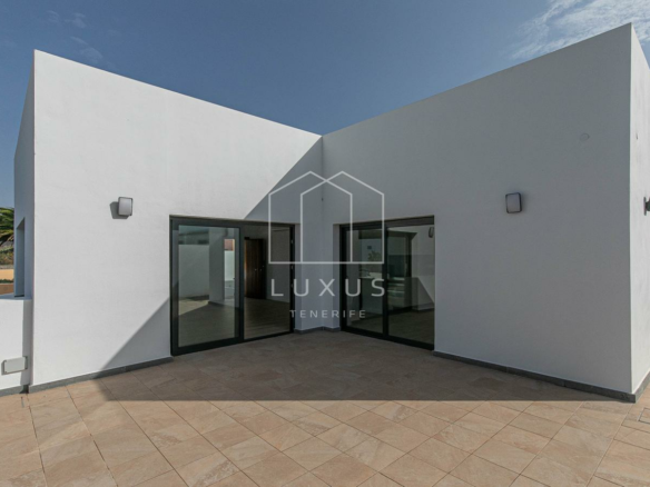 3-bedroom Villa In Tacoronte, Spain (190 M²)