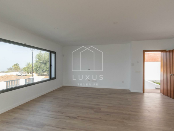 3-bedroom Villa In Tacoronte, Spain (190 M²)