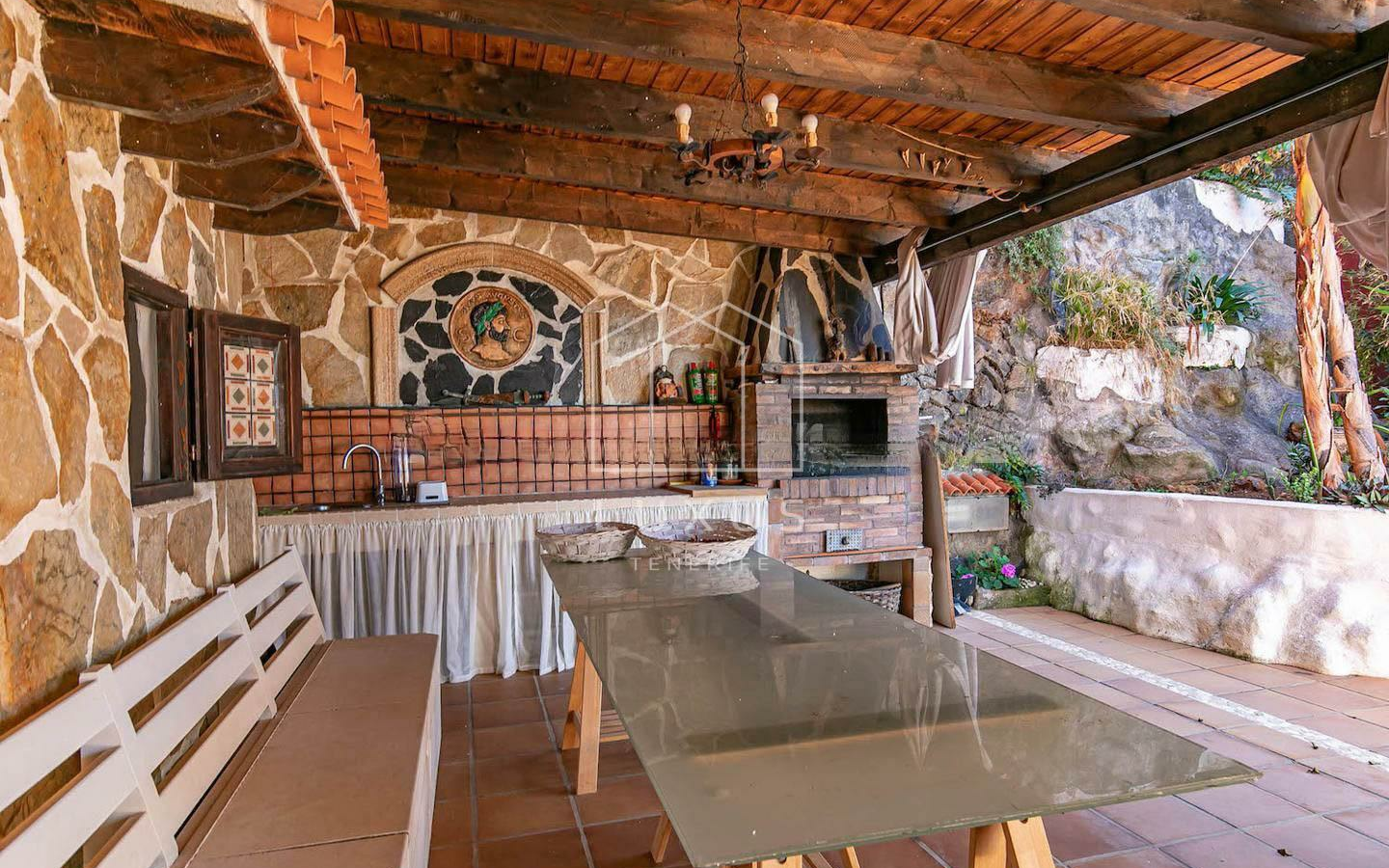 4-bedroom Villa In El Sauzal, Spain (275 M²)