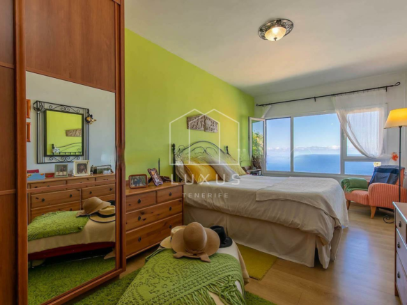 4-bedroom Villa In El Sauzal, Spain (275 M²)