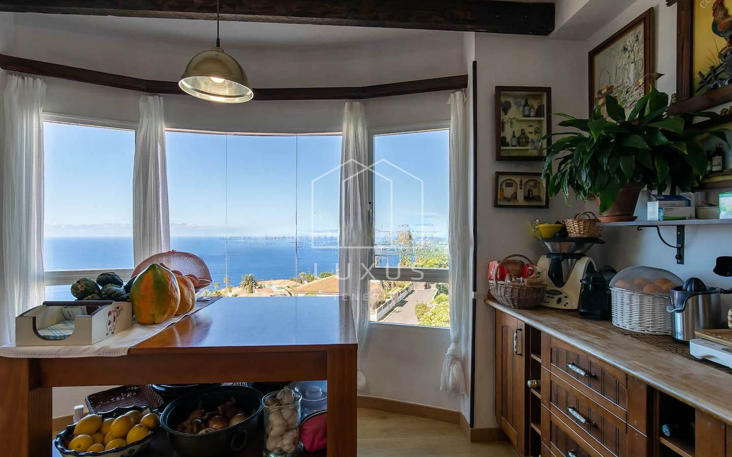 4-bedroom Villa In El Sauzal, Spain (275 M²)