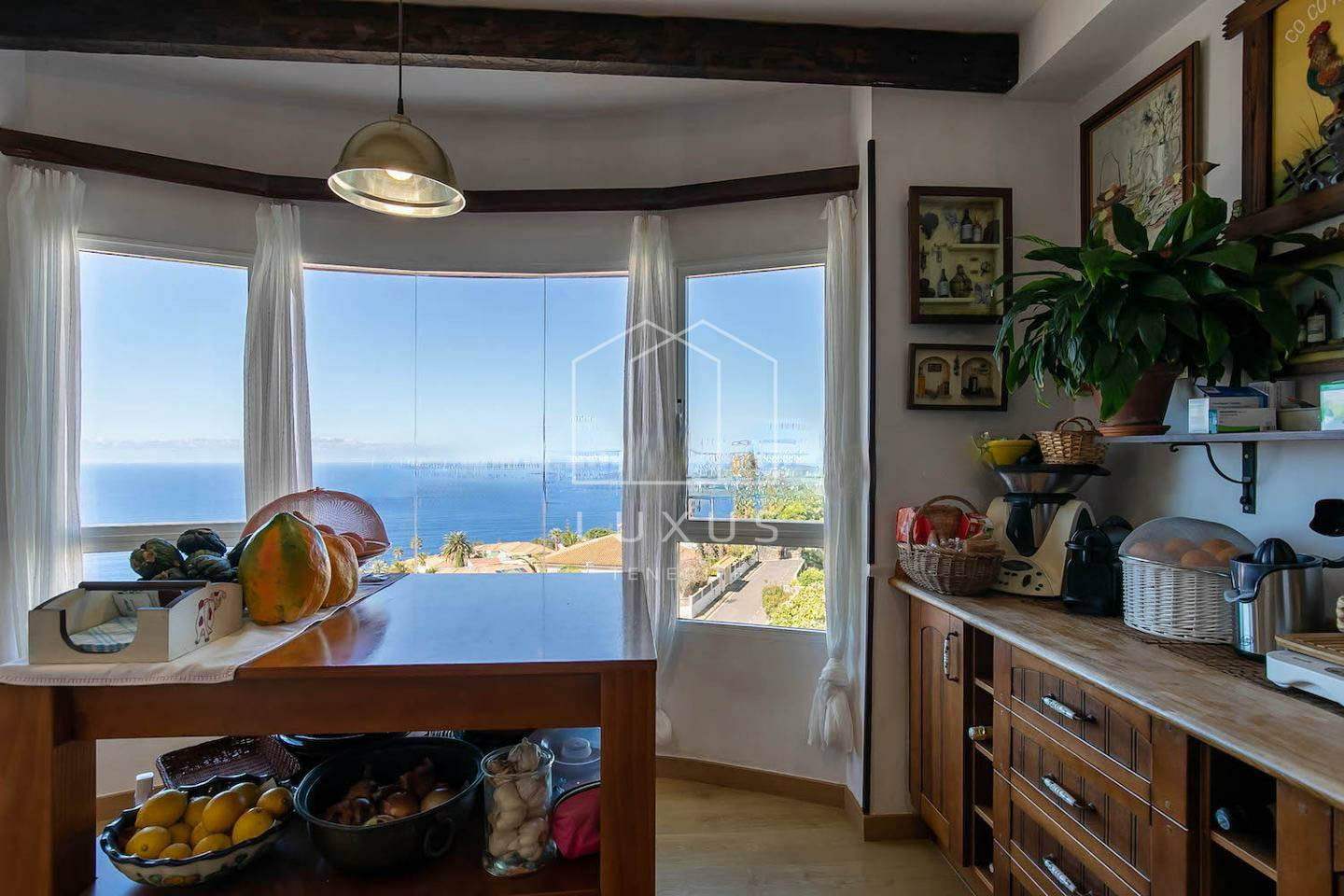 4-bedroom Villa In El Sauzal, Spain (275 M²)