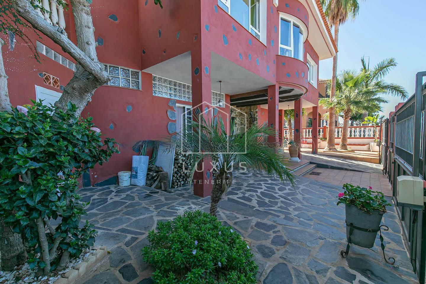 4-bedroom Villa In El Sauzal, Spain (275 M²)
