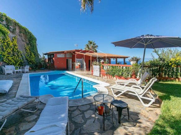 4-bedroom Villa In El Sauzal, Spain (275 M²)