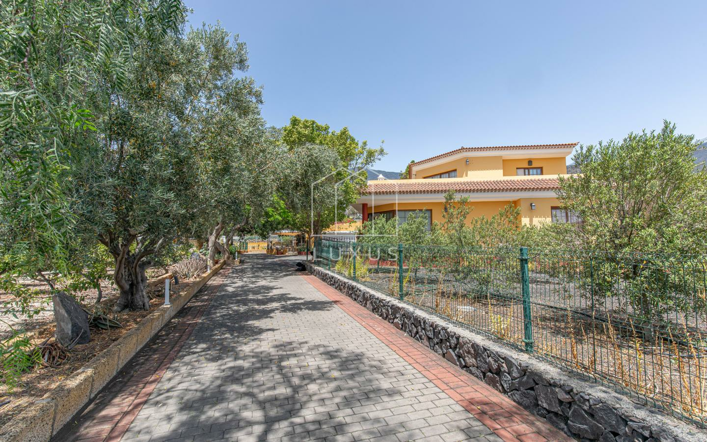 5-bedroom Villa In Arafo, Spain (225 M²)