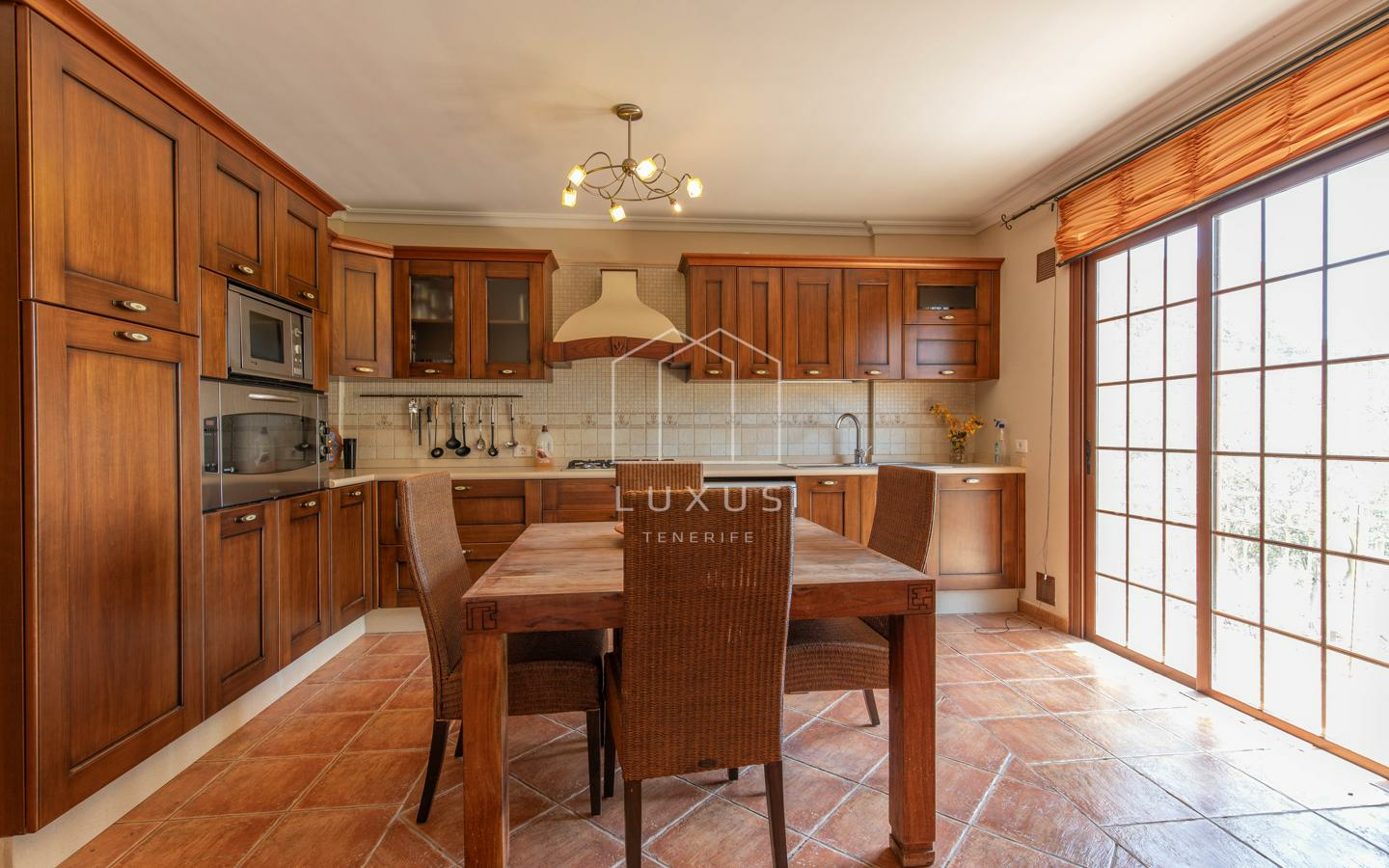 5-bedroom Villa In Arafo, Spain (225 M²)
