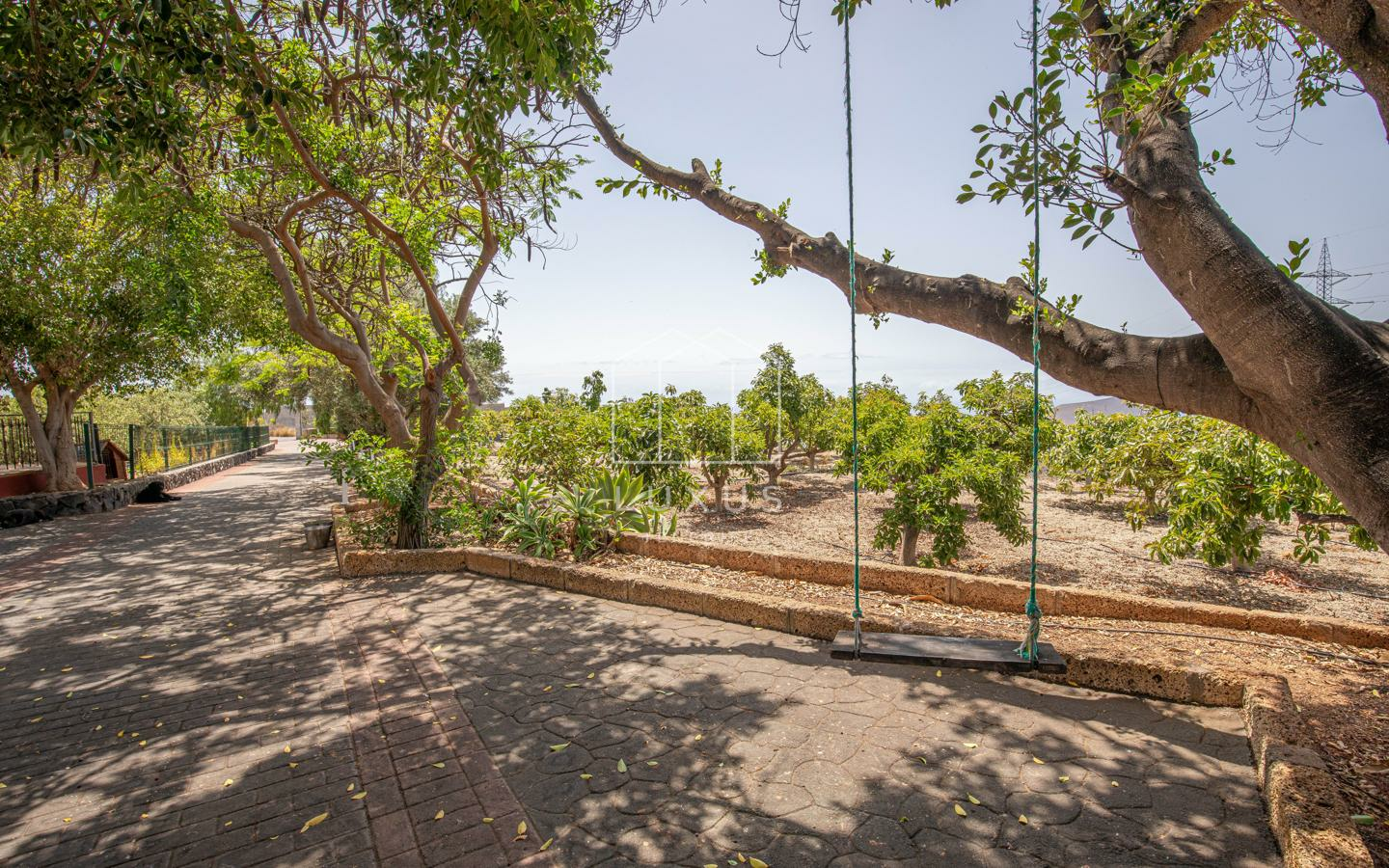 5-bedroom Villa In Arafo, Spain (225 M²)