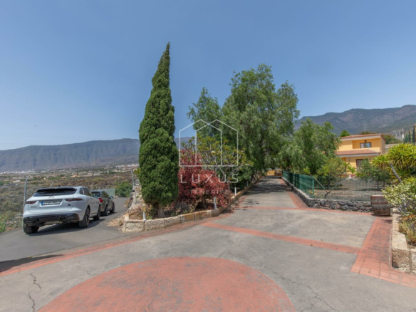5-bedroom Villa In Arafo, Spain (225 M²)
