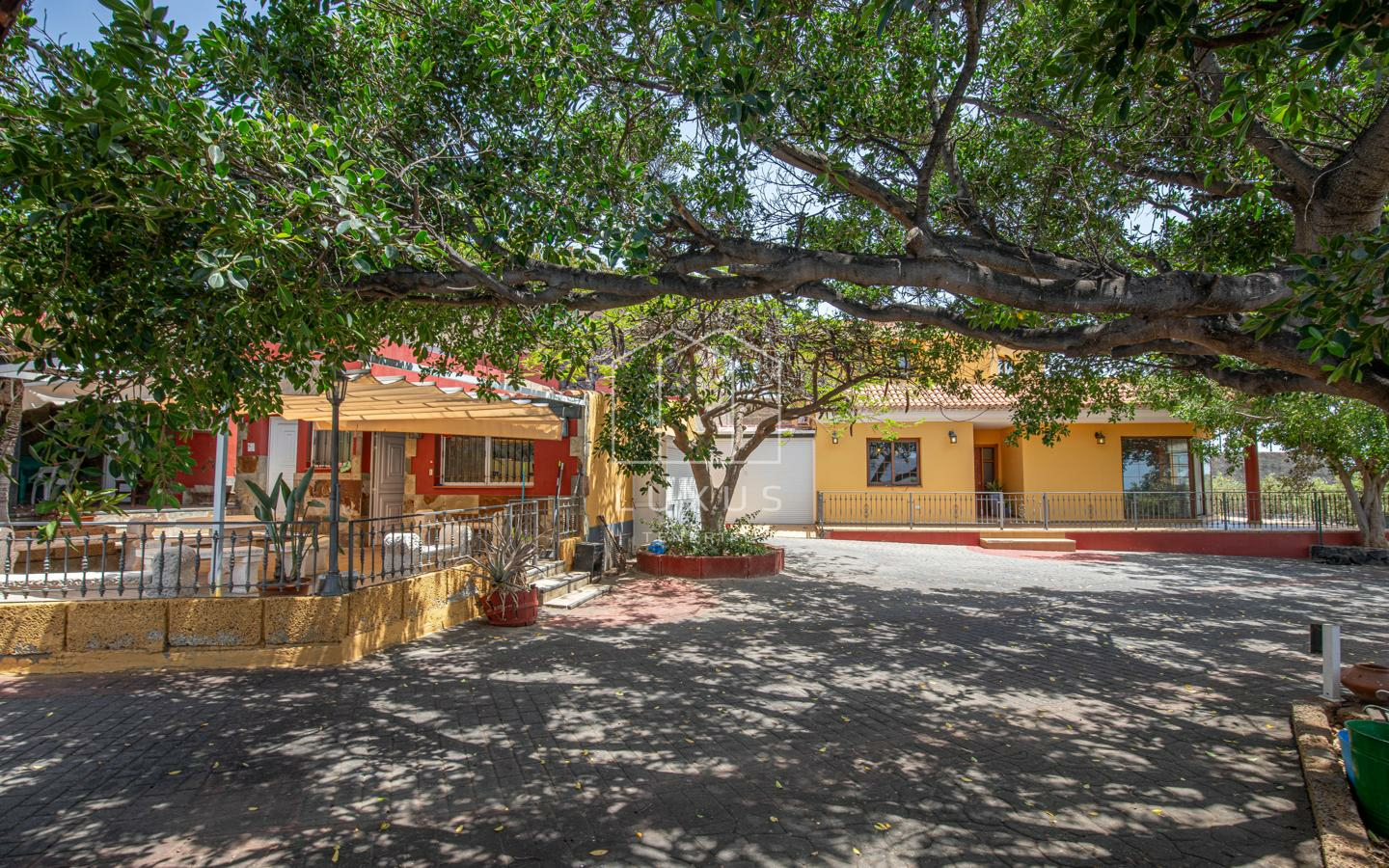 5-bedroom Villa In Arafo, Spain (225 M²)