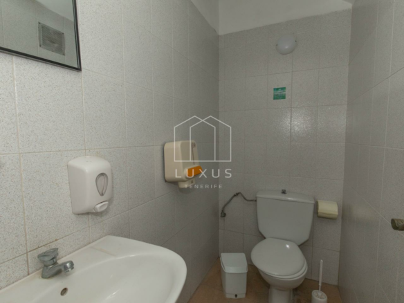 2-bedroom Shop In Puerto De La Cruz, Spain (130 M²)
