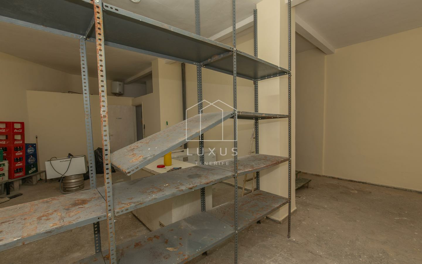 2-bedroom Shop In Puerto De La Cruz, Spain (130 M²)