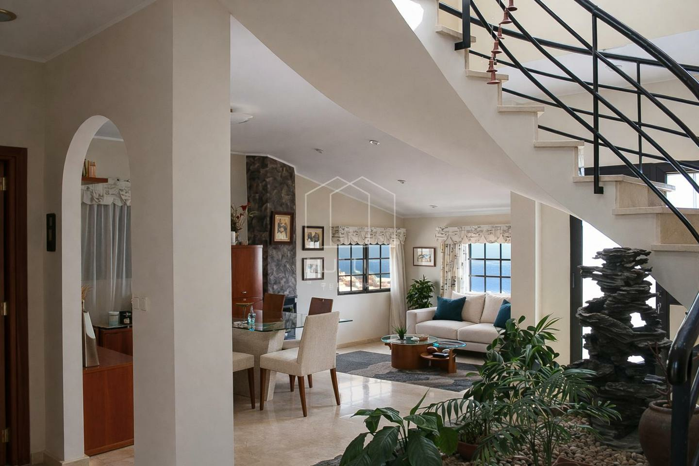 4-bedroom Villa In Barranco Hondo, Spain (373 M²)