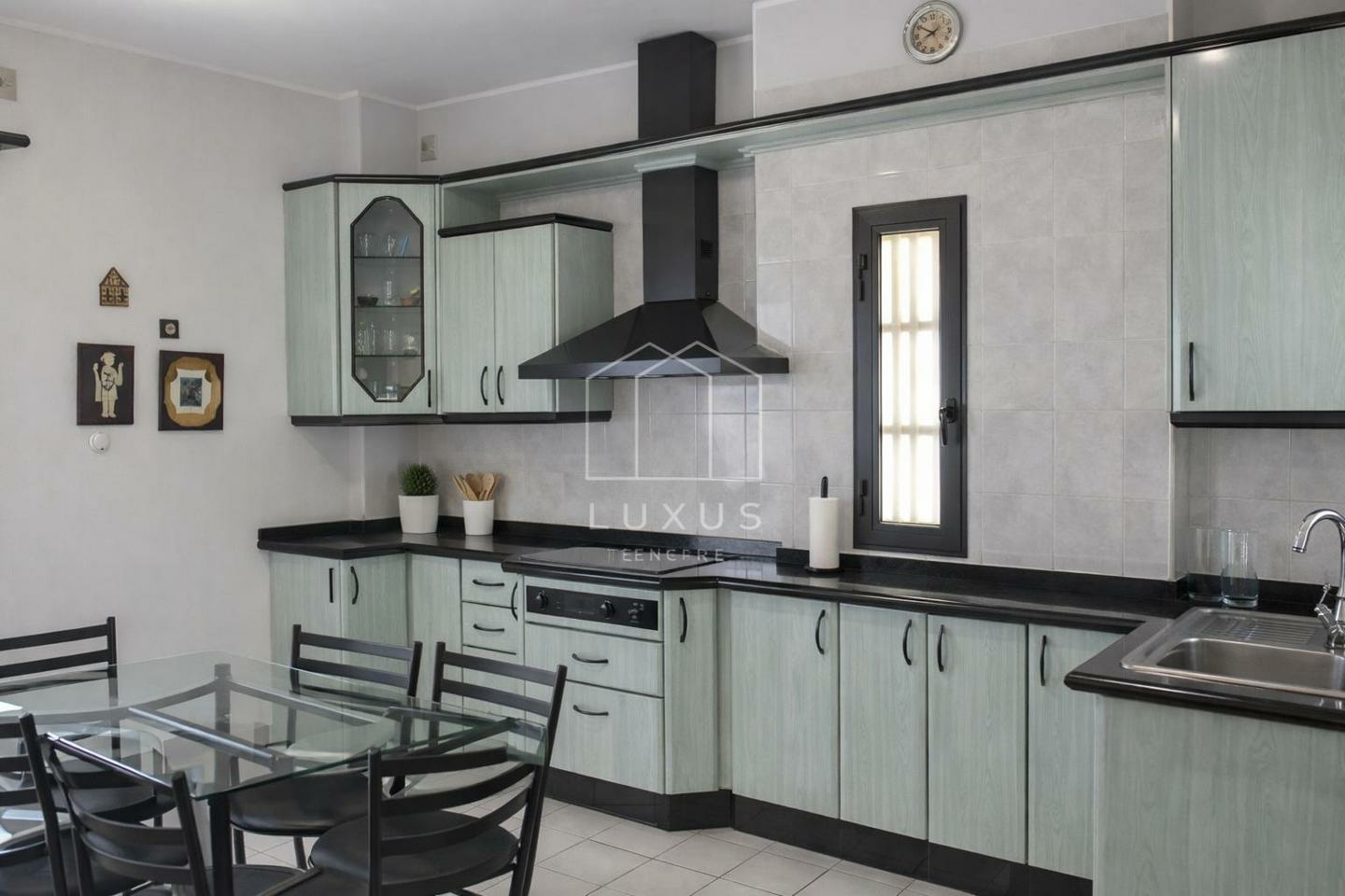 4-bedroom Villa In Barranco Hondo, Spain (373 M²)