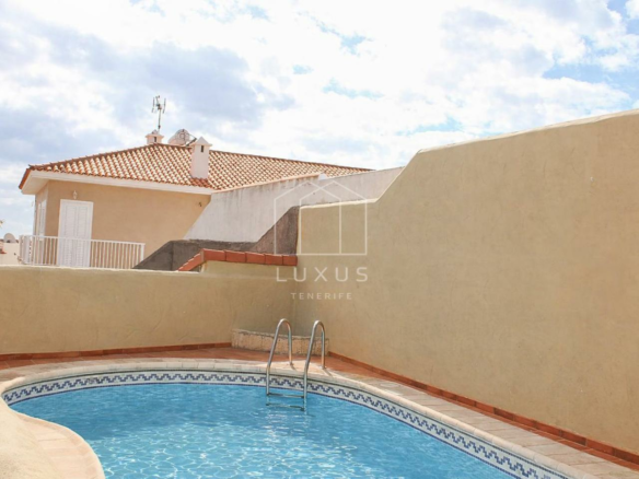4-bedroom Villa In Barranco Hondo, Spain (373 M²)