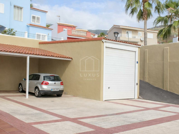 4-bedroom Villa In Barranco Hondo, Spain (373 M²)